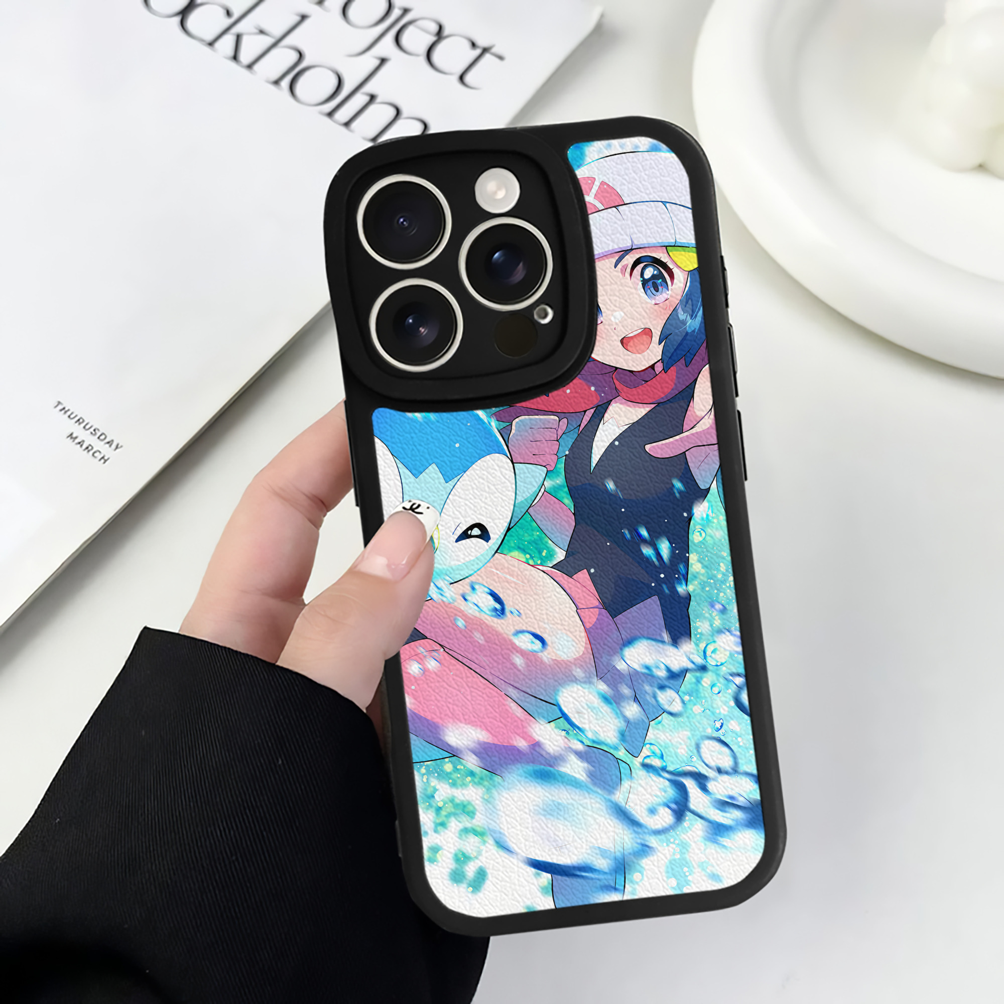 （画像用） ポケットモンスター Pokémon 【iPhone 16シリーズ対応】シリコンスマホケース（レザー調） 材質：シリコン